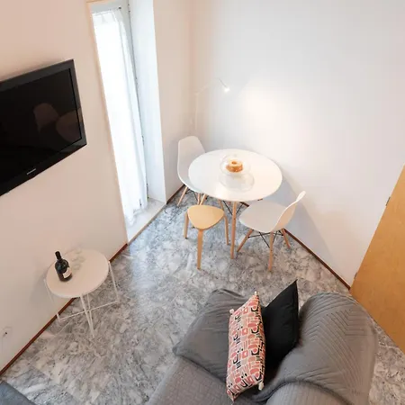 Colourful Trendy House By Hostwise Apartament